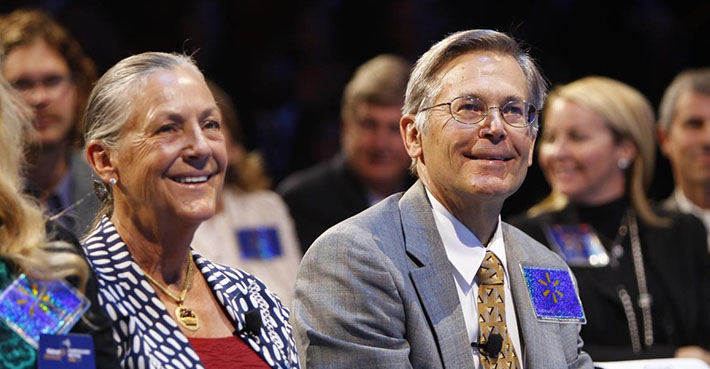 America's Richest Families: 10 Clans With Billion Dollar Fortunes