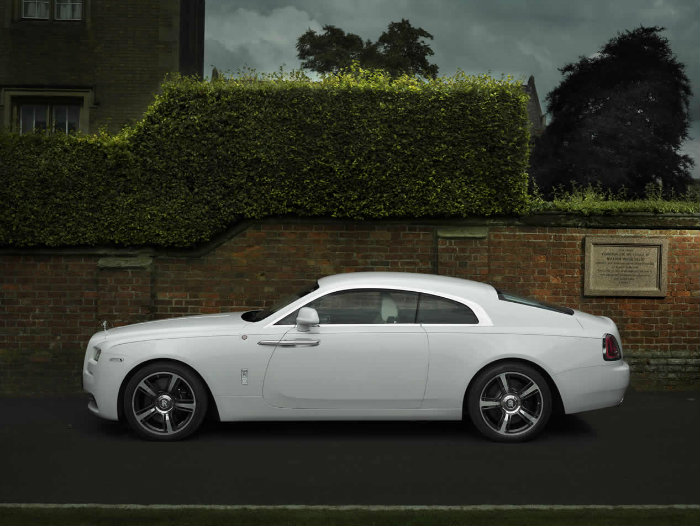 Rolls-Royce launches a new model for the Rugby World Cup3