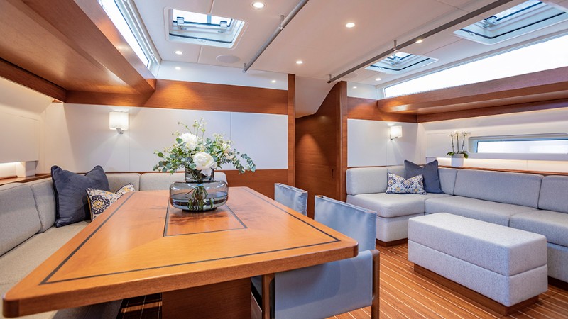 Discover the Top 5 Sailing Luxury Yachts in Cannes